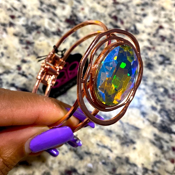 NWT Gold & Gem Bracelet - Picture 5 of 5